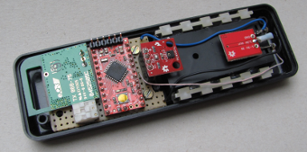Ein Arduino Pro Mini «Wattuino» koordiniert den HF Sender TX868 und den Temperatur-/Luftfeuchtesensor HTU21D.